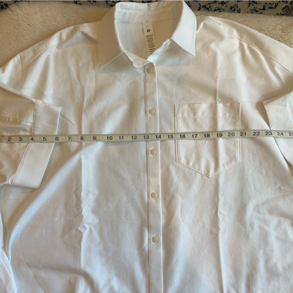 lululemon women’s lululinen short sleeve button-down shirt